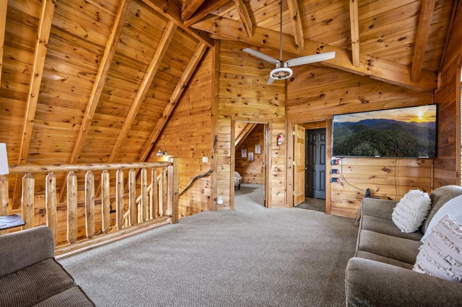 Near Dollywood With Pool Table-hot Tub-fire Pit-game Room-swimming Pool Ferienhaus *