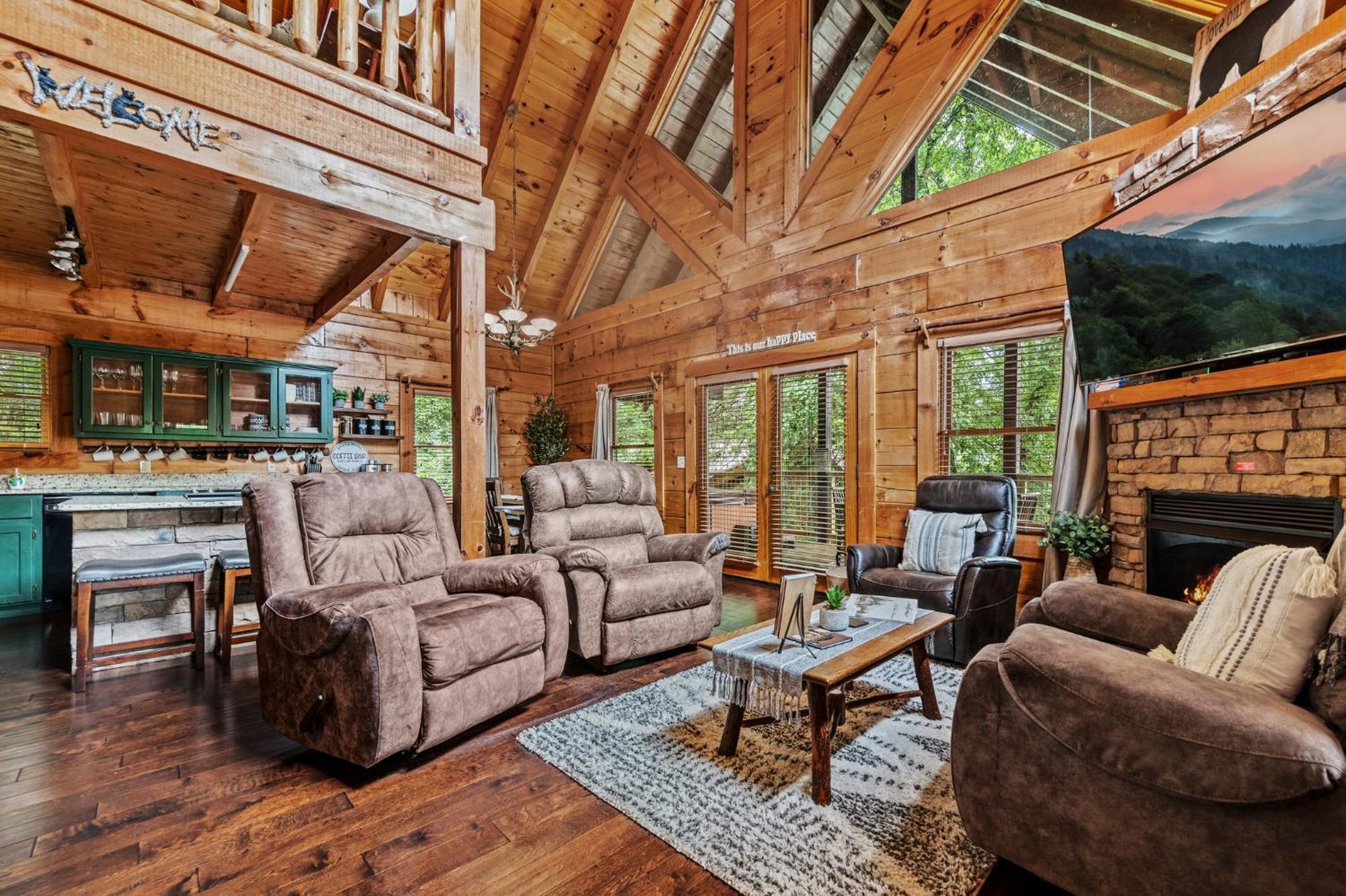 Ferienhaus Near Dollywood With Pool Table-hot Tub-fire Pit-game Room-swimming Pool Pigeon Forge